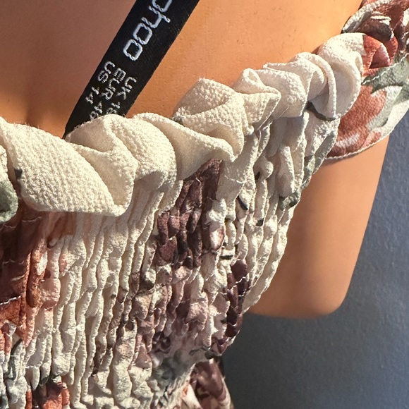 Boohoo Floral Maxi Dress in Cream and Red - Picture 8 of 11